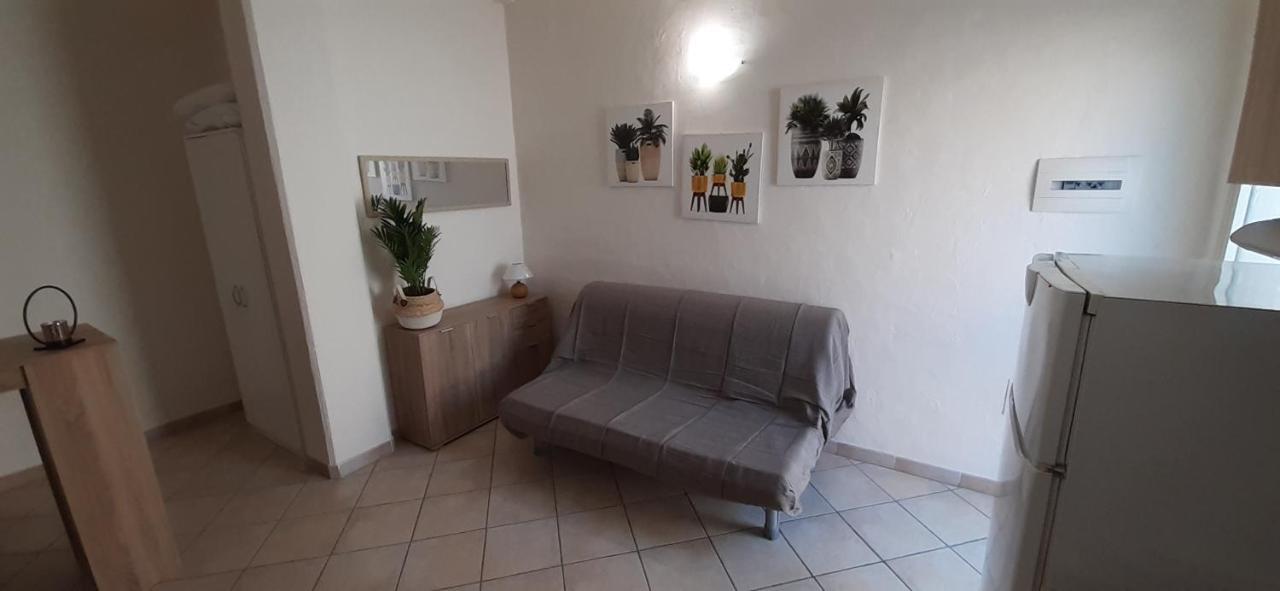 Casa Roberto Apartment อาร์ซาเคนา ภายนอก รูปภาพ
